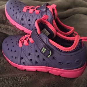 Stride Rite Made 2 Play Phibian shoes